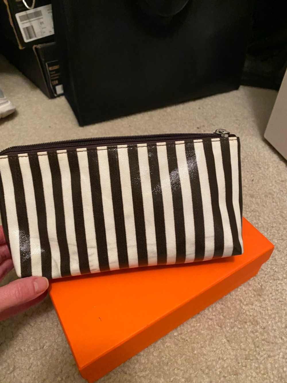Henri Bendel coated Striped Zip Pouch - Brown & White